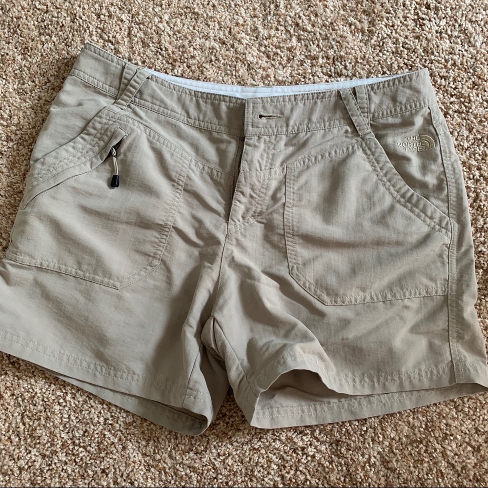North Face Tan Short • size 8